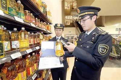 青島超市啟用快檢站 監管神器掃條碼便知信息